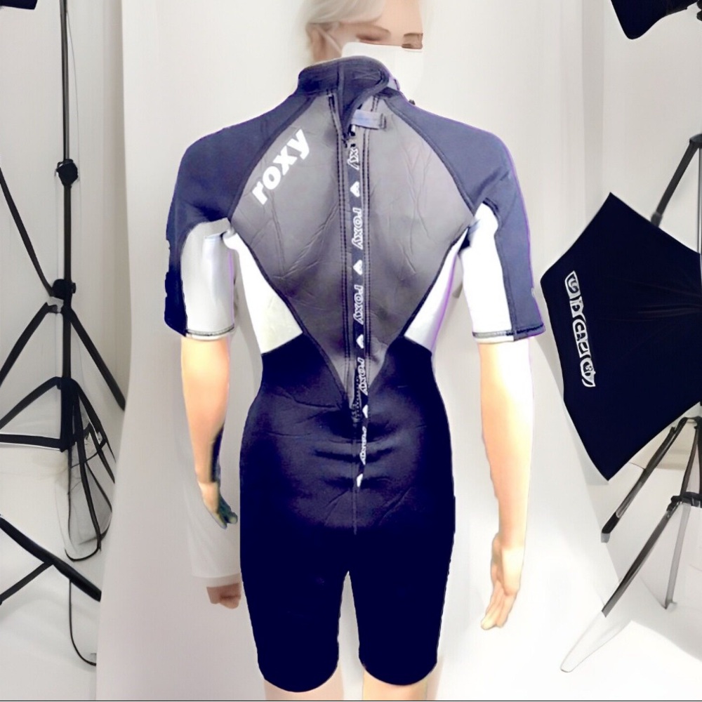 Roxy 2mm Syncro Hyperstretch Shorty - image 3